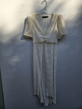 House of Harlow 1960 Cream Blouse with Black Label Size M